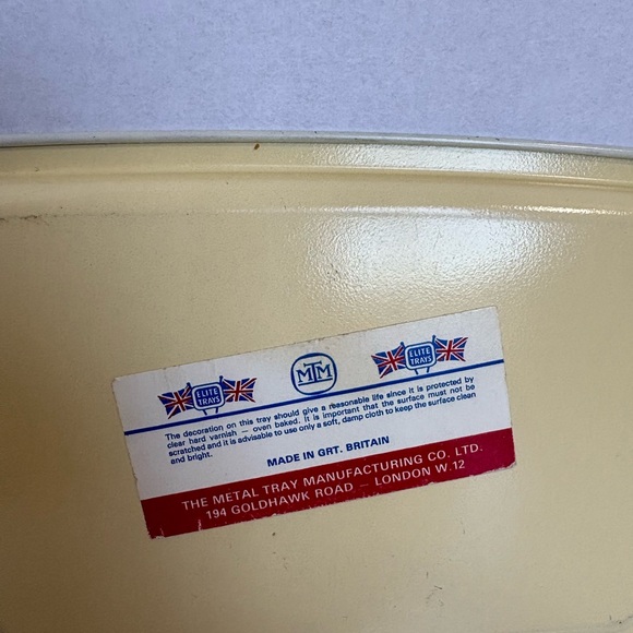 Vintage Christmas Metal Tray “A Merry Christmas Bright and Gay” Made in England - Picture 3 of 4